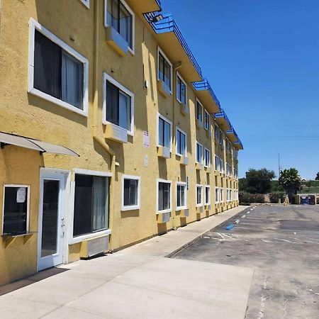 Travelodge By Wyndham Stockton Bagian luar foto