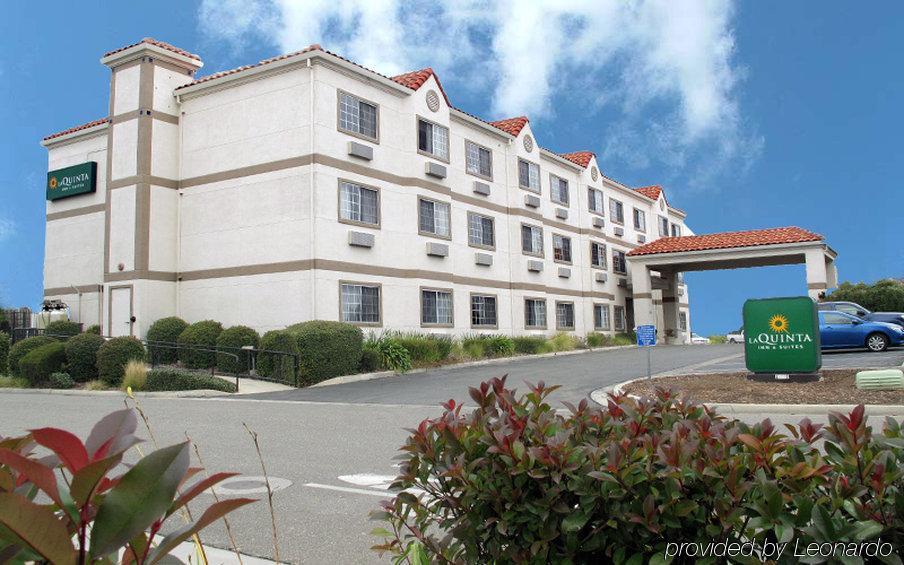 Travelodge By Wyndham Stockton Bagian luar foto