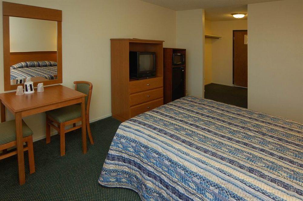 Travelodge By Wyndham Stockton Bagian luar foto