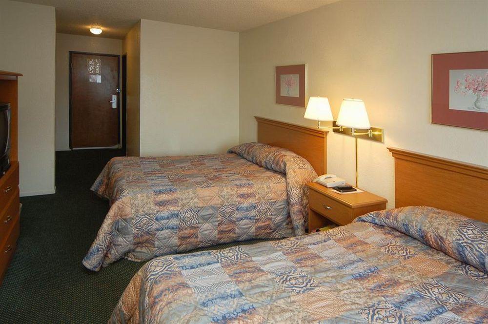 Travelodge By Wyndham Stockton Bagian luar foto